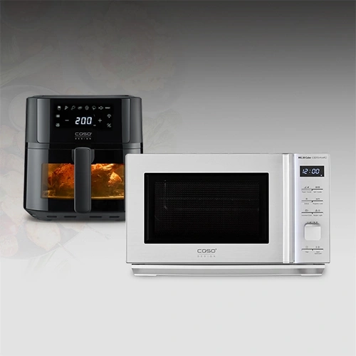 Une friteuse à air moderne et un four à micro-ondes côte à côte.