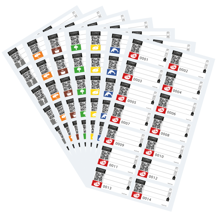 Etiketten mit QR-Codes und Nummern für Lebensmittelkennzeichnung und -verfolgung.