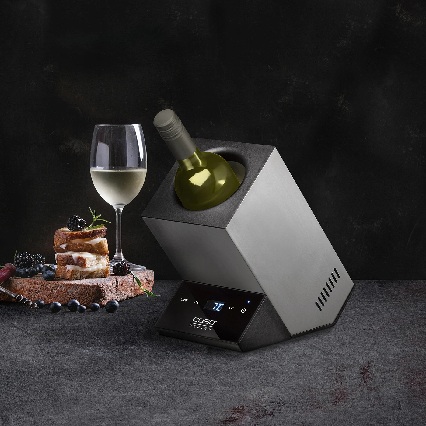 Verre à vin, vin, refroidisseur à vin, nourriture, myrtilles, mûres, sandwich, design, ambiance, nature morte