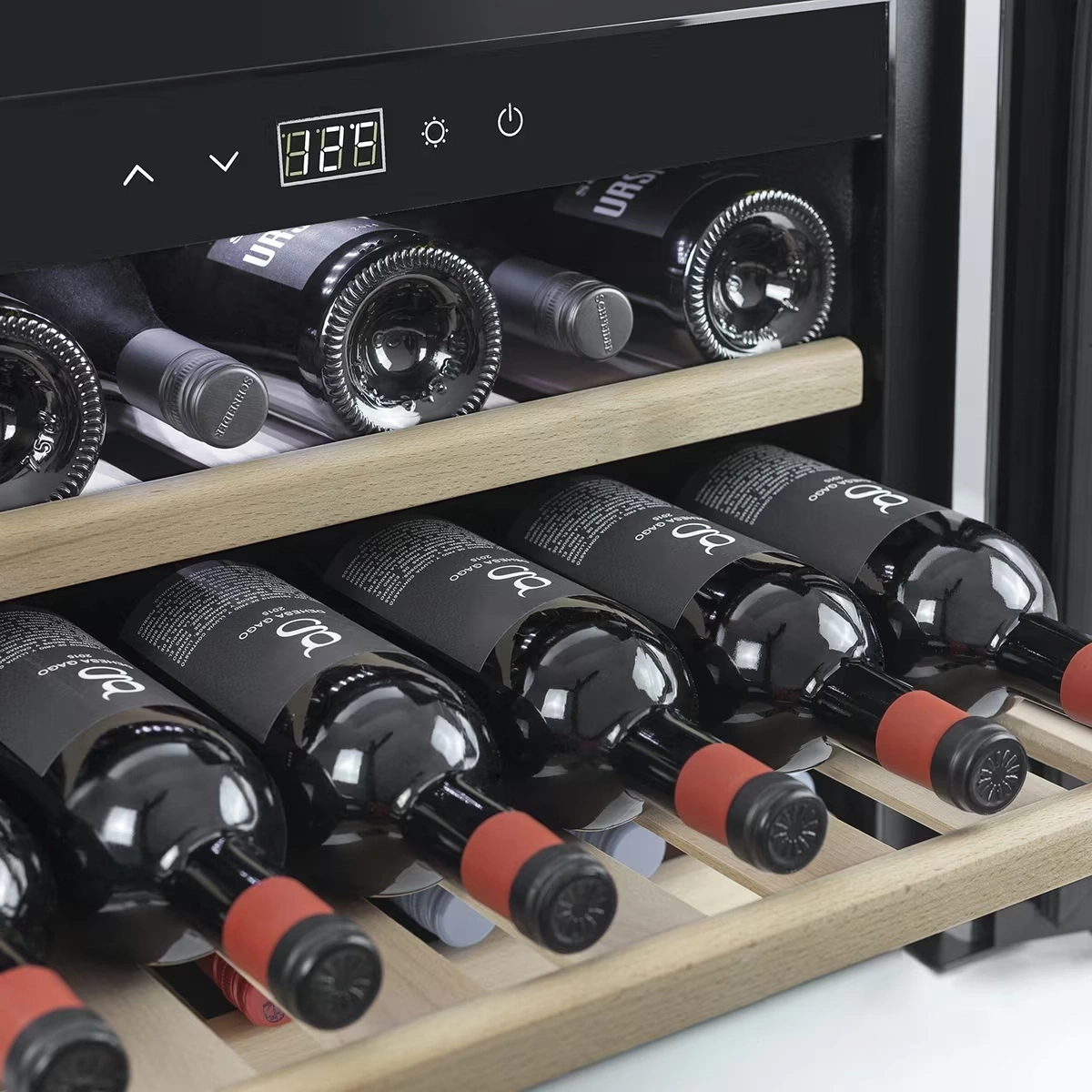 CASO WineSafe 18 EB Black Built-in - 18 bottles - Black frame