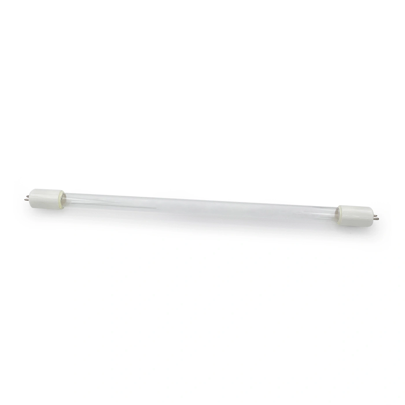 Eine lange, durchsichtige Lampe mit weißen Enden auf weißem Hintergrund.