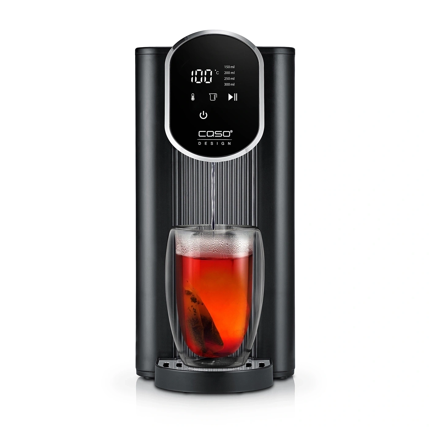 Un distributeur d'eau noir avec écran numérique et un verre de thé.