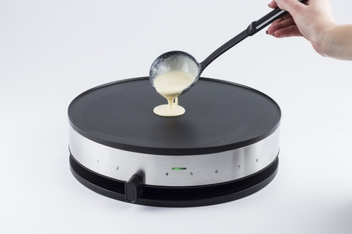 CM 1300 Crêpes-Maker Appareil à crêpes design avec retourneur et distributeur de pâte