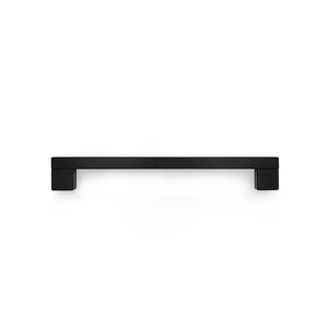 Schwarzer Griff auf weißem Hintergrund, minimalistisches Design, rechteckig, modern, Möbelbeschlag