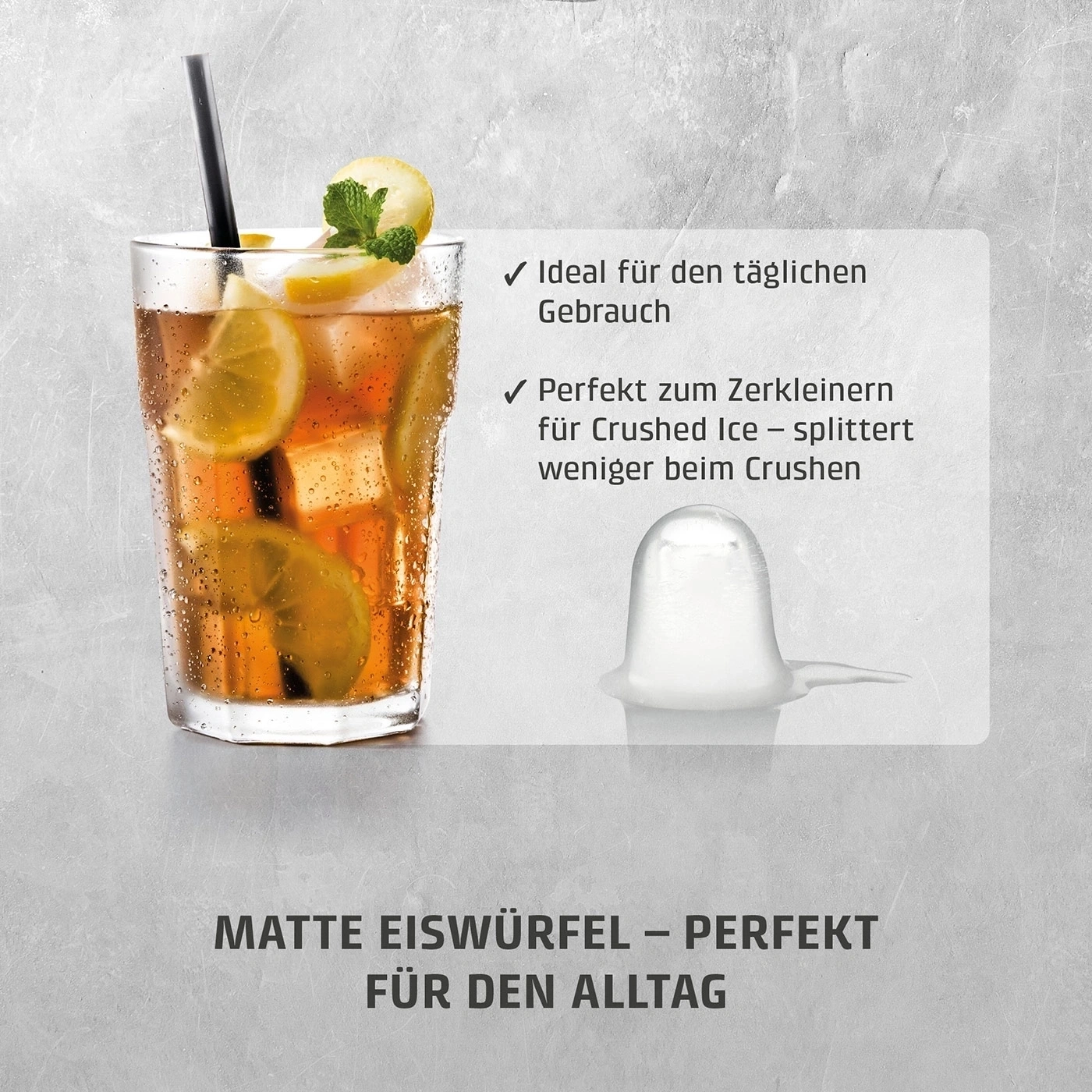 Ein Glas Eistee mit Zitrone und Minze, daneben ein Eiswürfel und Text.